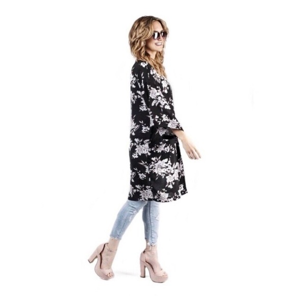 SPIRITUAL GANGSTER Maya Floral Kimono Wrap - Picture 3 of 11